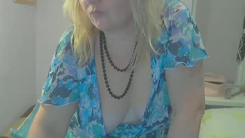 Snapshot of queen_jane8 chatting on February 21, 2025, 7:10 pm queen_jane8 online show from February 21, 2025, 7:10 pm