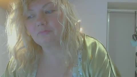 Snapshot of queen_jane8 chatting on February 22, 2025, 3:36 pm queen_jane8 online show from February 22, 2025, 3:36 pm