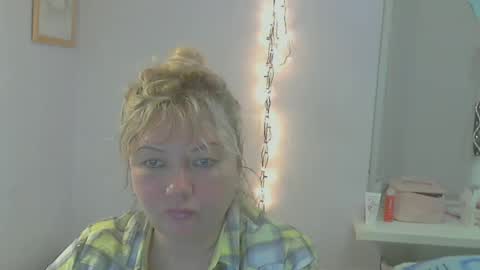 Snapshot of queen_jane8 chatting on March 9, 2025, 5:06 pm queen_jane8 online show from March 9, 2025, 5:06 pm