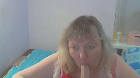 Snapshot of queen_jane8 chatting on November 21, 2025, 5:22 pm queen_jane8 online show from November 21, 2025, 5:22 pm