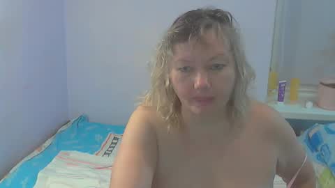 Snapshot of queen_jane8 chatting on November 24, 2025, 5:23 pm queen_jane8 online show from November 24, 2025, 5:23 pm