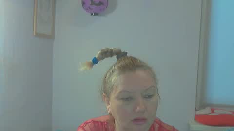 Snapshot of queen_jane8 chatting on February 18, 2026, 11:39 am queen_jane8 online show from February 18, 2026, 11:39 am