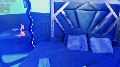 Snapshot of queen_jen chatting on July 11, 2026, 2:03 am Jenni online show from July 11, 2026, 2:03 am