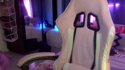 QueenHennessy online show from September 13, 2025, 5:46 pm