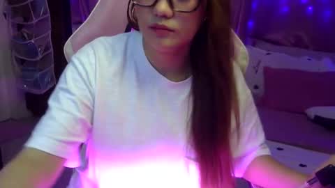 Snapshot of queen_kur chatting on February 9, 2026, 5:55 am QueenHennessy online show from February 9, 2026, 5:55 am