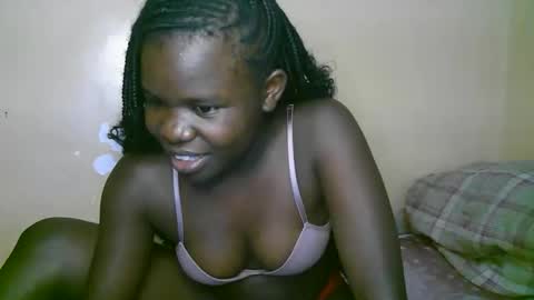 Snapshot of queen_latasha chatting on February 16, 2026, 9:11 pm queen_latasha online show from February 16, 2026, 9:11 pm