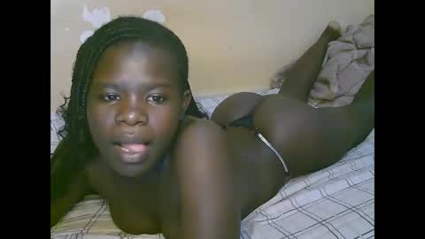 Snapshot of queen_latasha chatting on February 25, 2026, 8:24 am queen_latasha online show from February 25, 2026, 8:24 am