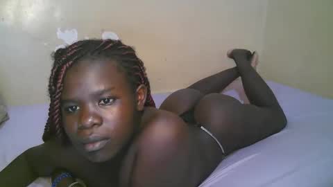Snapshot of queen_latasha chatting on March 13, 2026, 6:36 pm queen_latasha online show from March 13, 2026, 6:36 pm