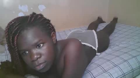 Snapshot of queen_latasha chatting on March 21, 2026, 9:03 am queen_latasha online show from March 21, 2026, 9:03 am
