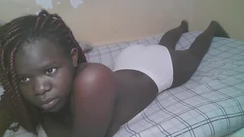 Snapshot of queen_latasha chatting on March 23, 2026, 7:12 am queen_latasha online show from March 23, 2026, 7:12 am