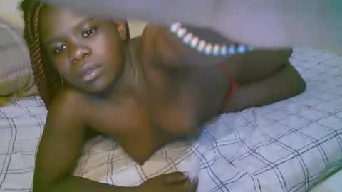 Snapshot of queen_latasha chatting on March 25, 2026, 10:38 pm queen_latasha online show from March 25, 2026, 10:38 pm