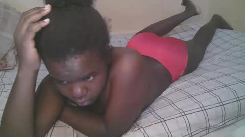 Snapshot of queen_latasha chatting on March 30, 2026, 6:14 am queen_latasha online show from March 30, 2026, 6:14 am