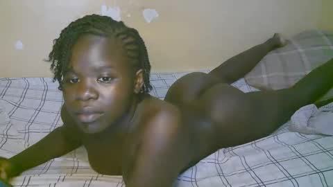 Snapshot of queen_latasha chatting on March 31, 2026, 4:07 pm queen_latasha online show from March 31, 2026, 4:07 pm
