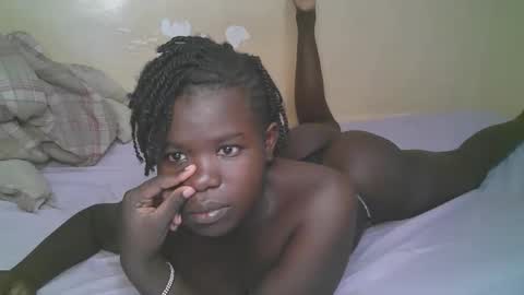 Snapshot of queen_latasha chatting on April 8, 2026, 3:34 pm queen_latasha online show from April 8, 2026, 3:34 pm