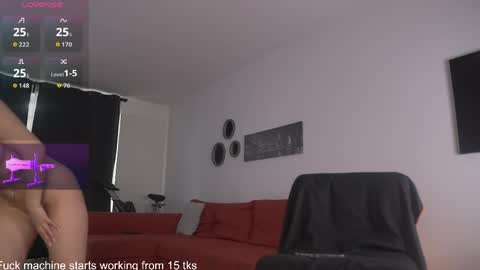 Snapshot of queen_leylla chatting on March 23, 2026, 6:39 am queen_leylla online show from March 23, 2026, 6:39 am