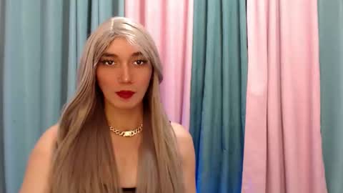 Snapshot of queen_lucifer chatting on November 26, 2025, 10:27 am Queen Lucifer online show from November 26, 2025, 10:27 am