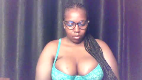 Snapshot of queen_melanine chatting on June 21, 2026, 3:53 am QUEEN online show from June 21, 2026, 3:53 am