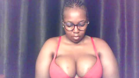 Snapshot of queen_melanine chatting on June 22, 2026, 3:58 am QUEEN online show from June 22, 2026, 3:58 am