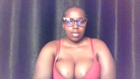Snapshot of queen_melanine chatting on June 28, 2026, 3:29 pm QUEEN online show from June 28, 2026, 3:29 pm