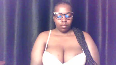 Snapshot of queen_melanine chatting on July 5, 2026, 4:19 am QUEEN online show from July 5, 2026, 4:19 am