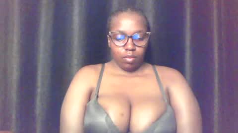 Snapshot of queen_melanine chatting on July 9, 2026, 4:38 am QUEEN online show from July 9, 2026, 4:38 am