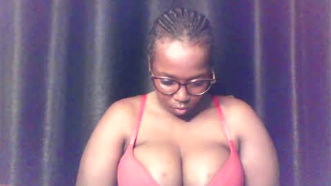 Snapshot of queen_melanine chatting on July 15, 2026, 4:29 am QUEEN online show from July 15, 2026, 4:29 am