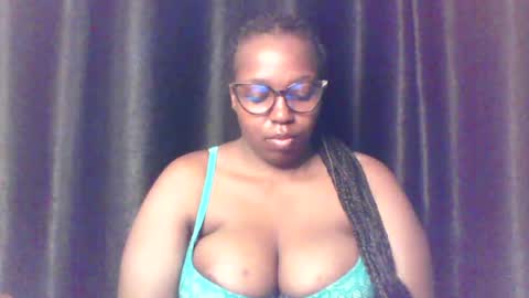 Snapshot of queen_melanine chatting on July 19, 2026, 4:27 am QUEEN online show from July 19, 2026, 4:27 am
