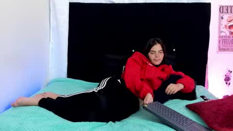 Snapshot of queen_misy chatting on March 16, 2026, 8:35 pm queen_misy online show from March 16, 2026, 8:35 pm