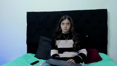 Snapshot of queen_misy chatting on April 5, 2026, 8:17 pm queen_misy online show from April 5, 2026, 8:17 pm