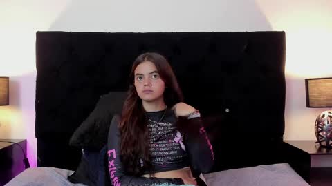 Snapshot of queen_misy chatting on April 15, 2026, 9:04 pm queen_misy online show from April 15, 2026, 9:04 pm