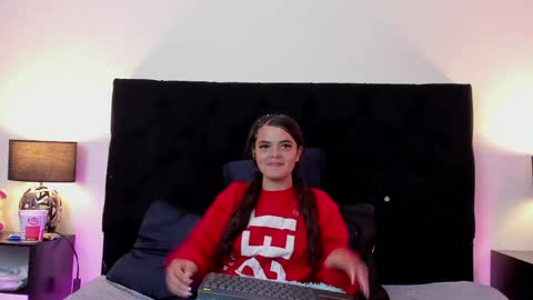 Snapshot of queen_misy chatting on April 23, 2026, 8:22 pm queen_misy online show from April 23, 2026, 8:22 pm
