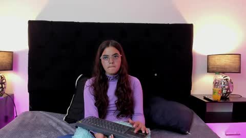 Snapshot of queen_misy chatting on May 2, 2026, 8:25 pm queen_misy online show from May 2, 2026, 8:25 pm