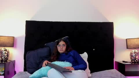 Snapshot of queen_misy chatting on May 9, 2026, 9:42 pm queen_misy online show from May 9, 2026, 9:42 pm