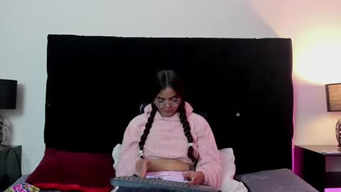 Snapshot of queen_misy chatting on May 10, 2026, 9:20 pm queen_misy online show from May 10, 2026, 9:20 pm