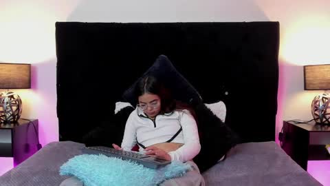 Snapshot of queen_misy chatting on May 17, 2026, 9:11 pm queen_misy online show from May 17, 2026, 9:11 pm