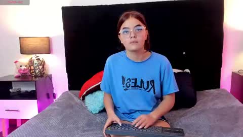 Snapshot of queen_misy chatting on June 19, 2026, 9:40 pm queen_misy online show from June 19, 2026, 9:40 pm