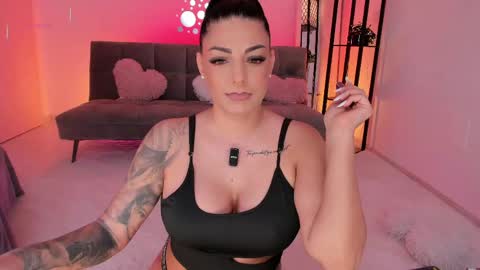 Snapshot of queen_of_deepthroat chatting on May 25, 2026, 3:45 am queen_of_deepthroat online show from May 25, 2026, 3:45 am