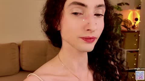 Snapshot of queen_of_tease chatting on February 1, 2026, 5:33 pm queen_of_tease online show from February 1, 2026, 5:33 pm