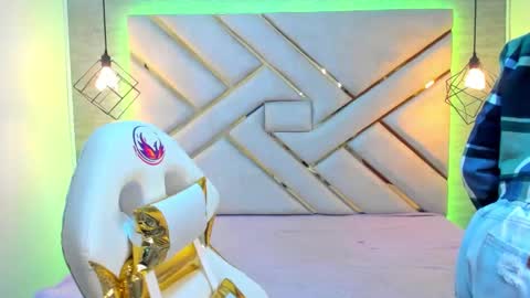 Snapshot of queen_perla_ chatting on December 17, 2024, 3:17 pm online show from December 17, 2024, 3:17 pm