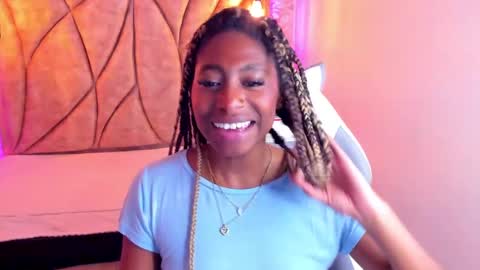 Snapshot of queen_perla_ chatting on January 16, 2025, 5:44 pm online show from January 16, 2025, 5:44 pm
