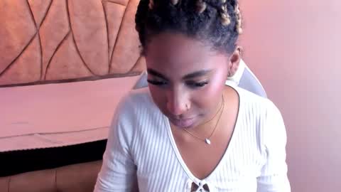 Snapshot of queen_perla_ chatting on January 18, 2025, 3:38 pm online show from January 18, 2025, 3:38 pm