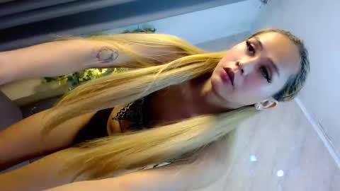 CALL ME YOUR QUEEN AIVY1 online show from December 19, 2025, 11:01 pm