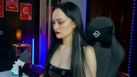 Your world and the universe Aliss online show from December 1, 2025, 6:18 am