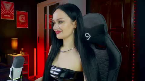 Snapshot of queenaliss chatting on March 4, 2026, 5:02 am Your world and the universe Aliss online show from March 4, 2026, 5:02 am