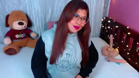 Snapshot of queenamazon_ chatting on September 15, 2025, 5:29 am Queenamazon online show from September 15, 2025, 5:29 am
