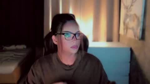 Snapshot of queenarthalia chatting on January 5, 2026, 8:45 pm ARTHA online show from January 5, 2026, 8:45 pm