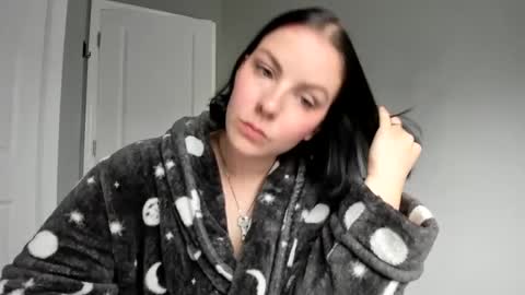 Queen Blaire online show from June 18, 2026, 9:52 pm