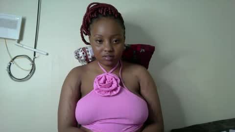 queen online show from November 17, 2025, 8:25 pm