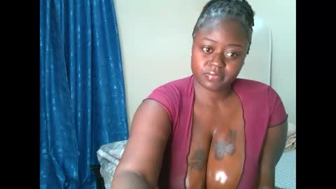 Snapshot of queenboobs254 chatting on June 5, 2026, 4:52 am queenboobs254 online show from June 5, 2026, 4:52 am