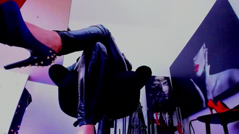 Snapshot of queencatsnow chatting on January 14, 2026, 2:17 am Misscatsnow online show from January 14, 2026, 2:17 am